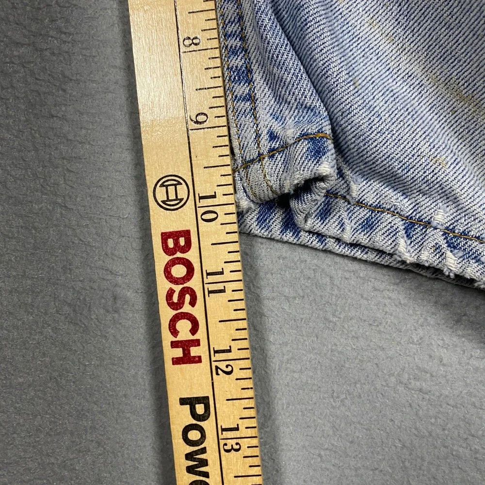 Levis noticeable paint